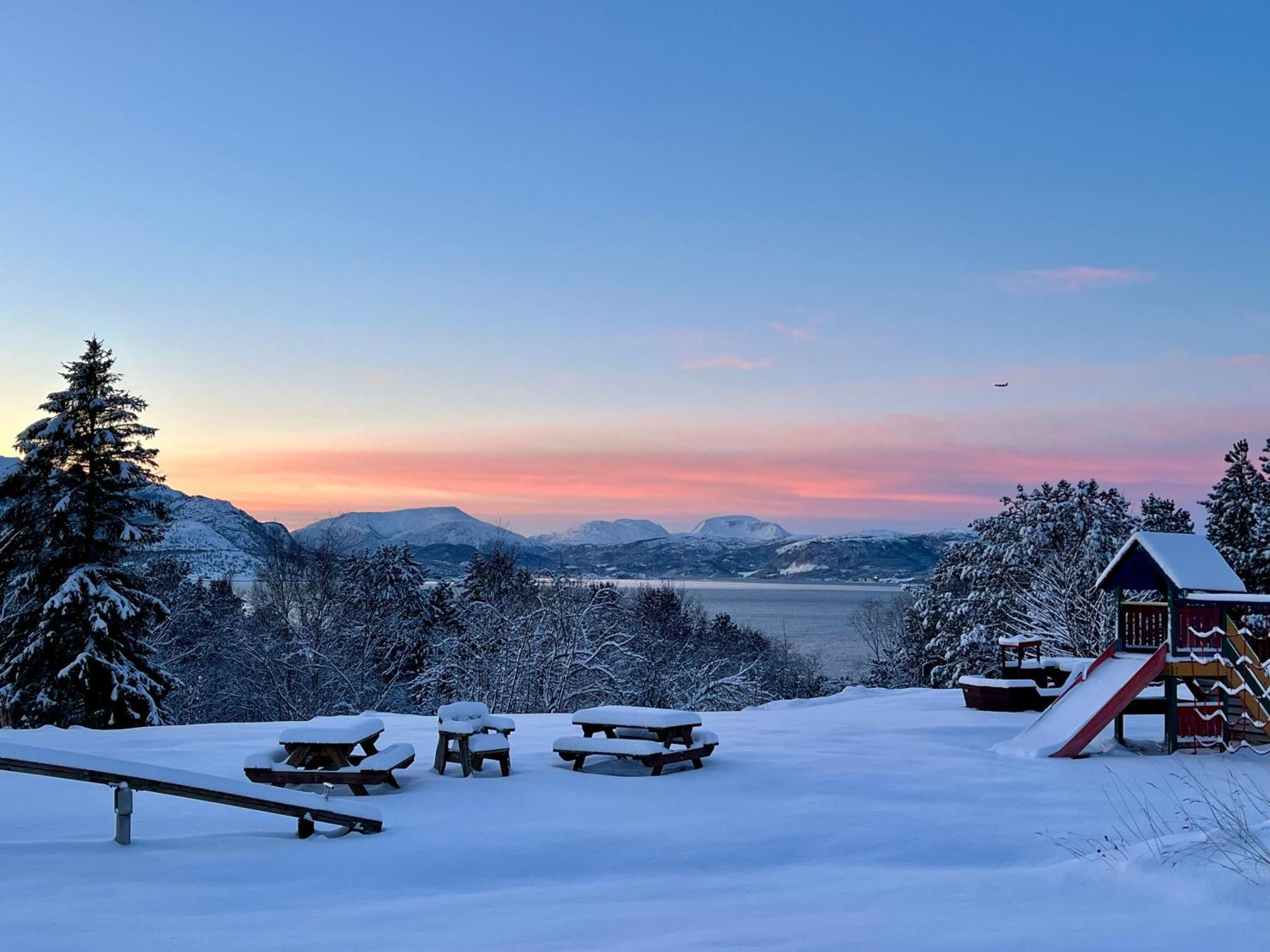Wake Up To A Beautiful View And Smell Of The Sea Apartment Кристиансун Екстериор снимка